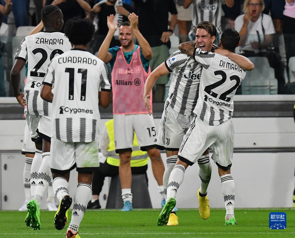 足球国足U21集训营启动，未来之星云集（国足U21集训营开营，青年才俊齐聚）